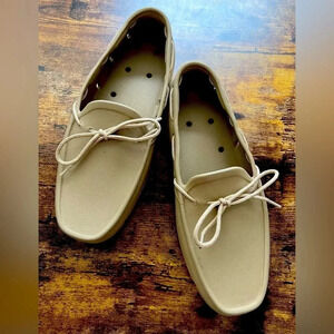 TUCKET | men’s Khaki & Vanilla Deck Shoe./The Gilller. Size: 10